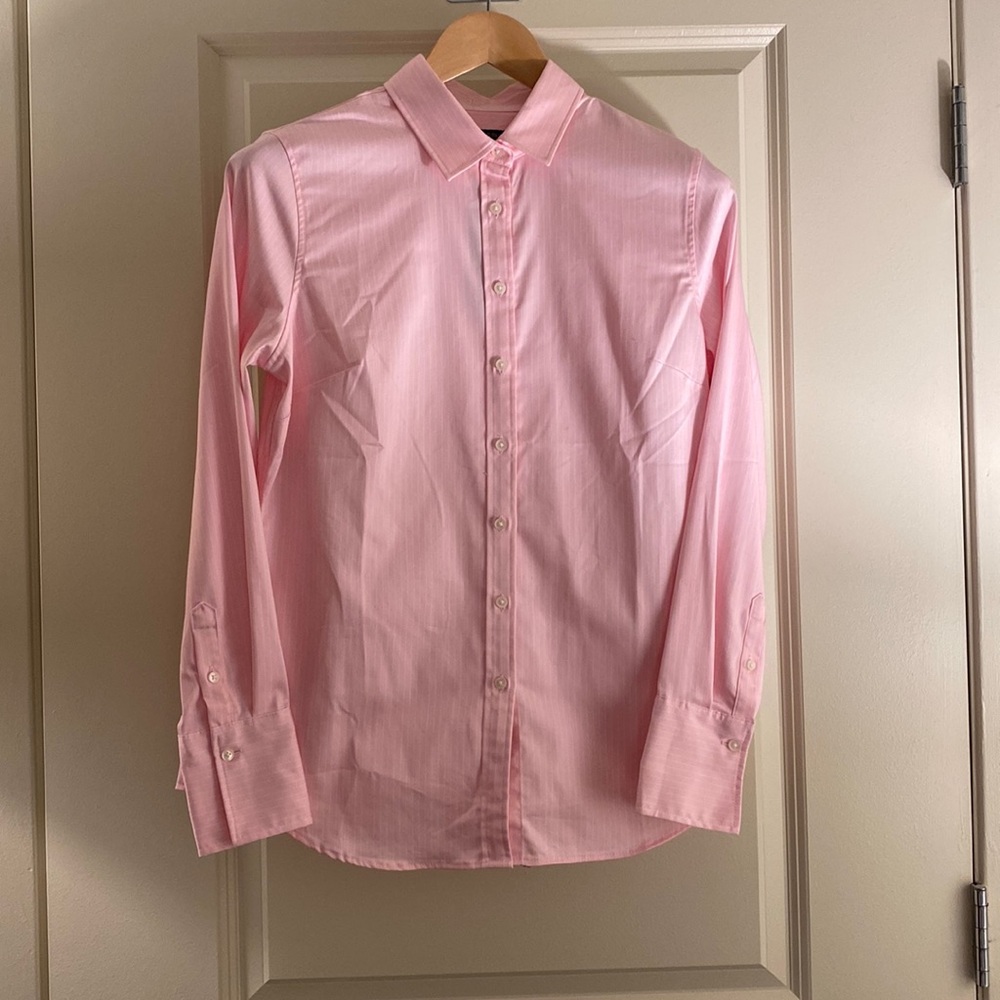 Banana Republic Riley Tailored Fit button up shirt